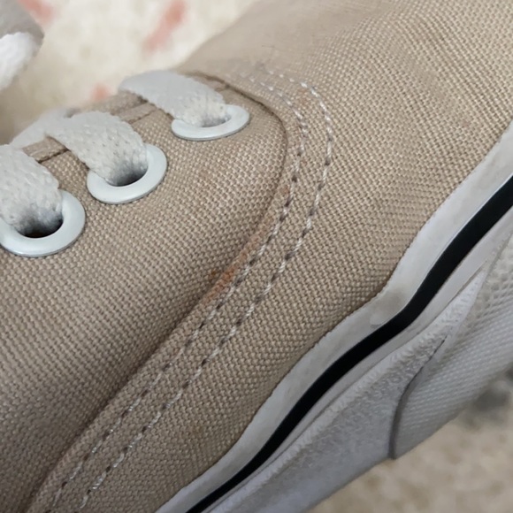 Vans - Picture 3 of 4